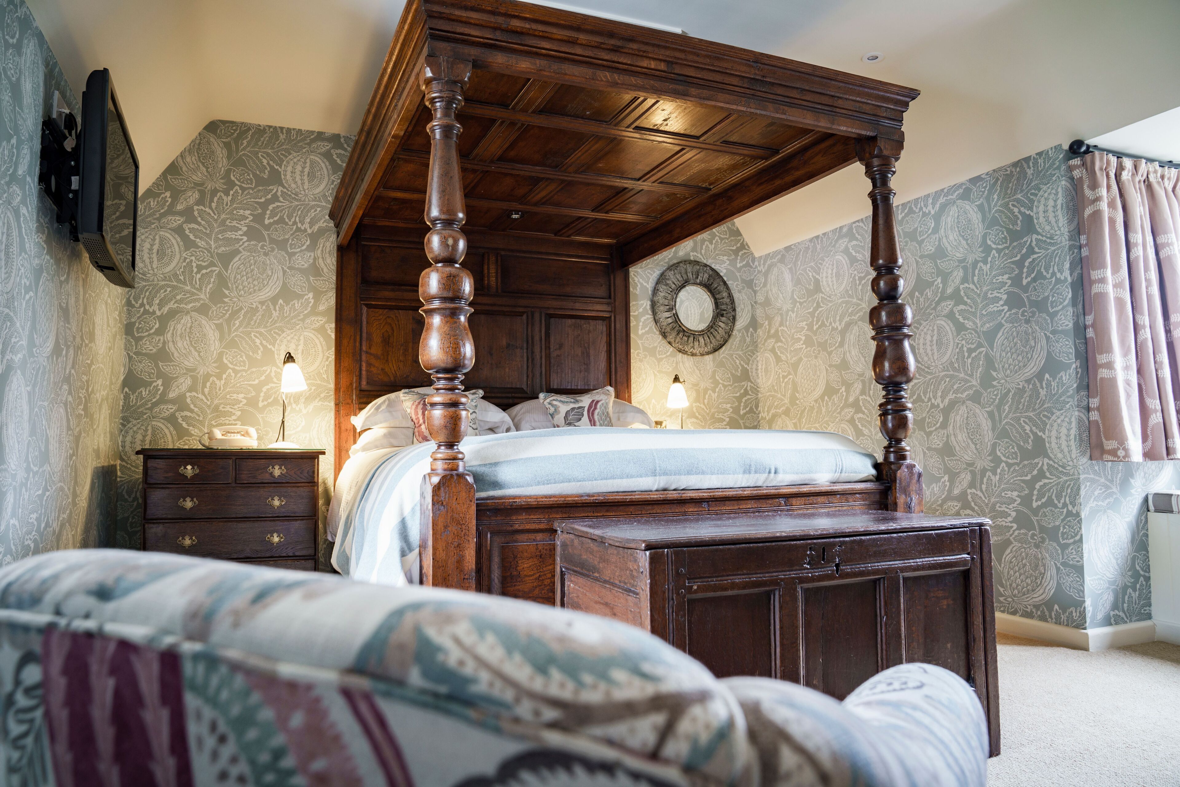 deluxe four poster suite | 1 bedroom, premium bedding, in-room safe, desk