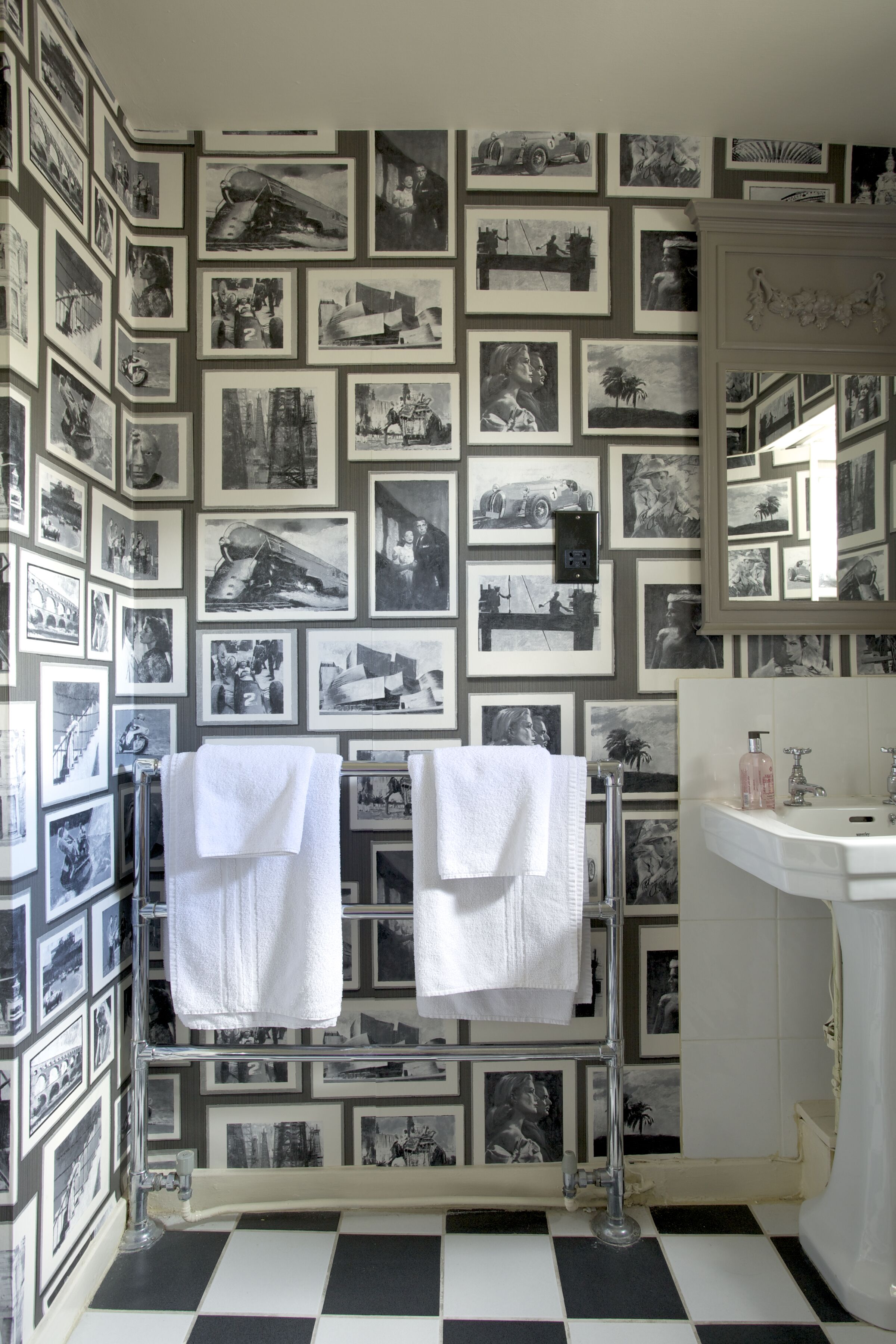 superior double room | bathroom | free toiletries, hair dryer, towels