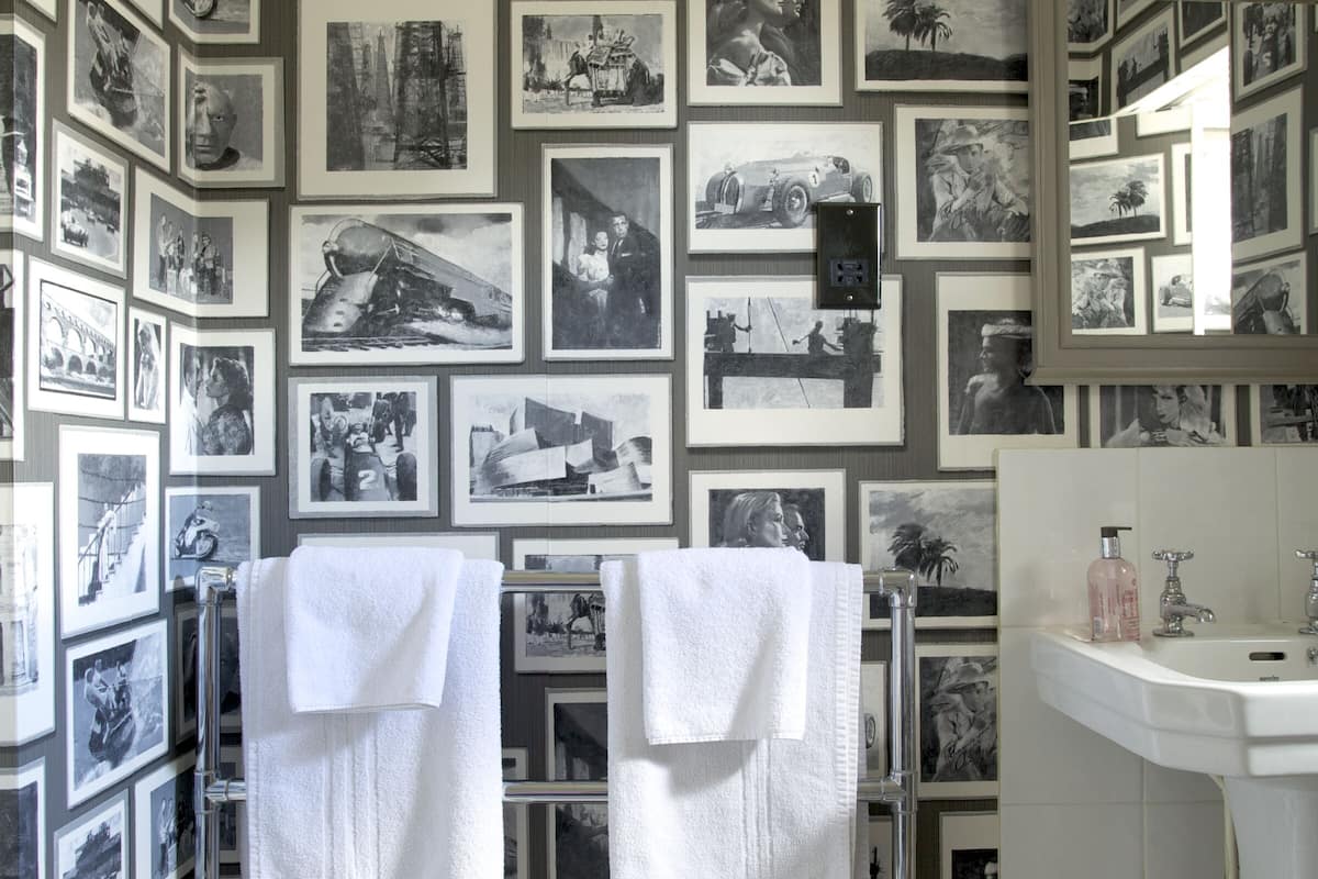 superior double room | bathroom | free toiletries, hair dryer, towels