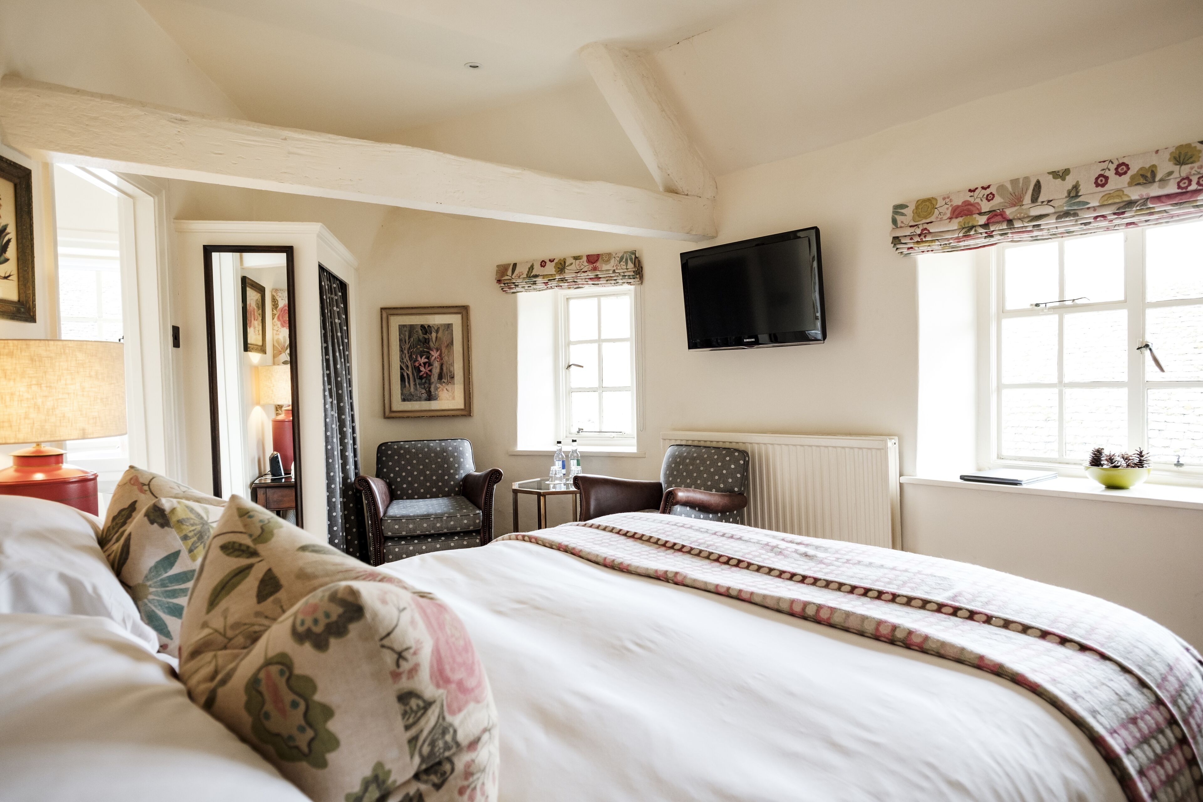 classic double room | 1 bedroom, premium bedding, in-room safe, desk