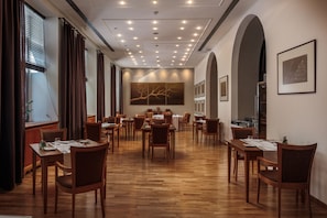 3 restaurants, breakfast, lunch, dinner served; Mediterranean cuisine