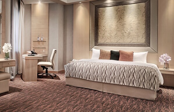 1 bedroom, minibar, in-room safe, desk