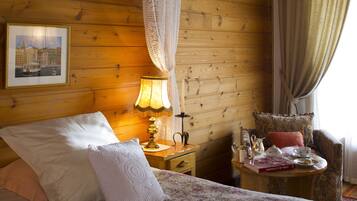 Doppelzimmer, Balkon, Gartenblick (2nd floor) | Minibar, Zimmersafe, Schreibtisch, schallisolierte Zimmer