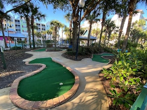 Mini-golf