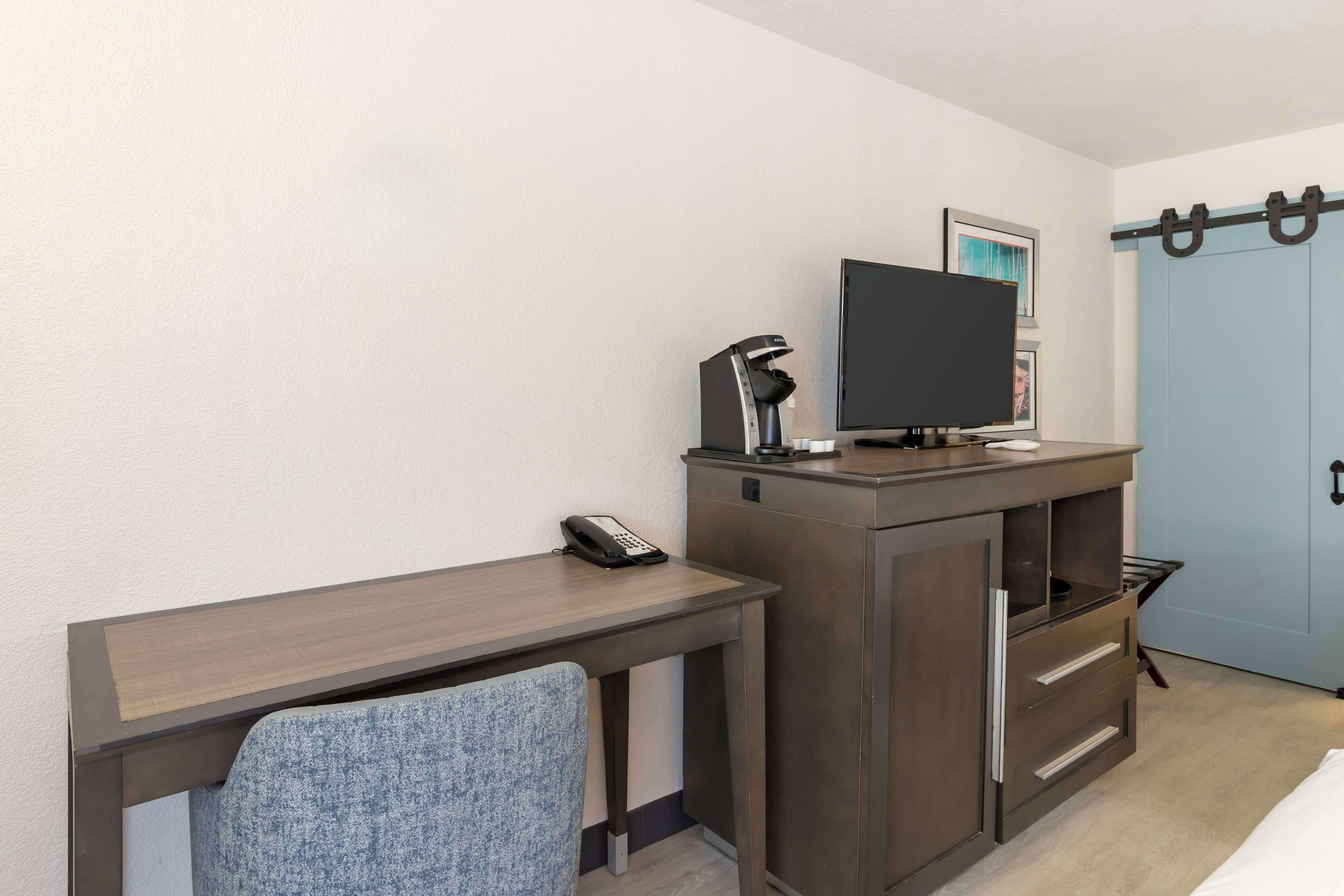 pillow-top beds, individually furnished, desk, laptop workspace