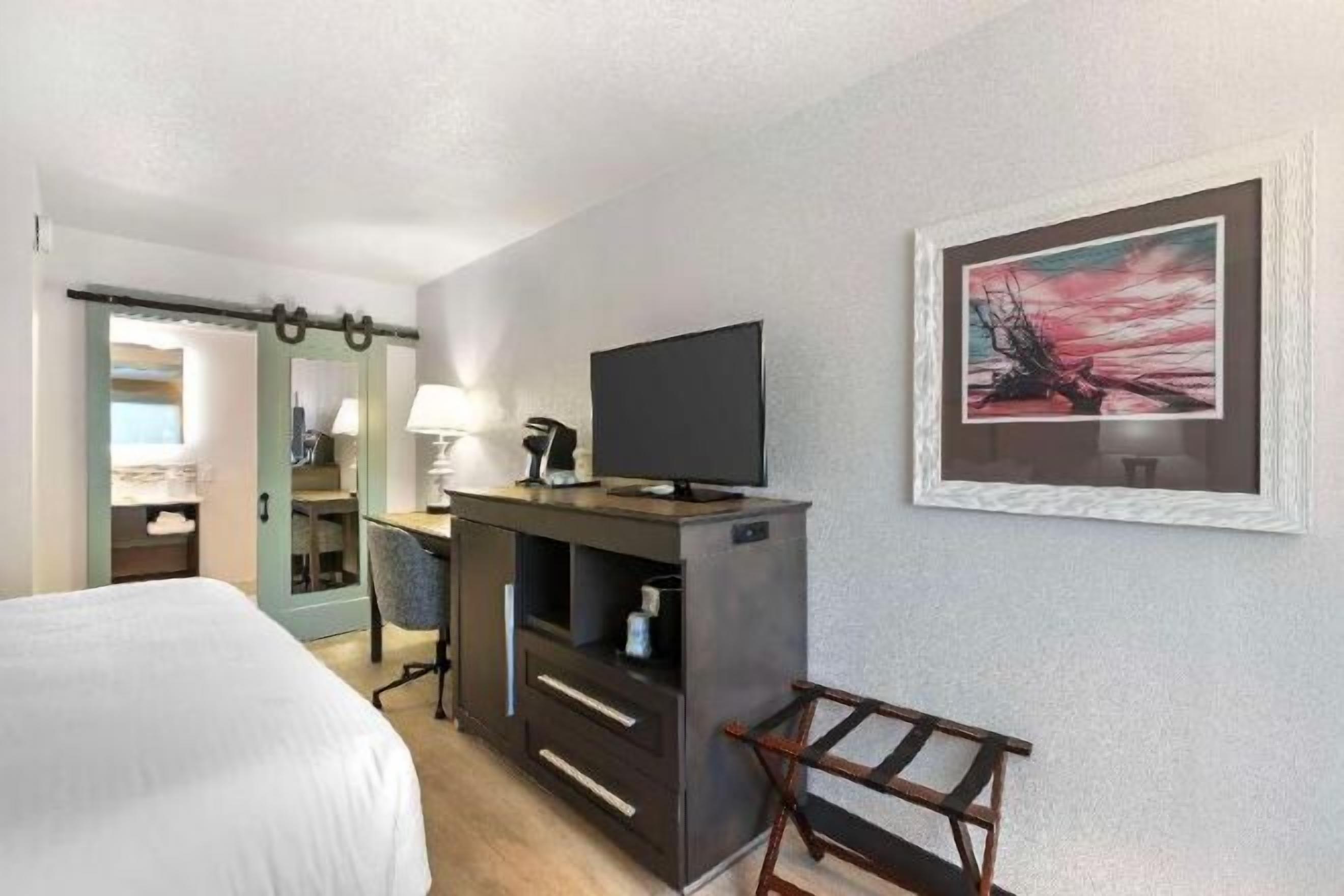 Pillowtop beds, individually furnished, desk, laptop workspace