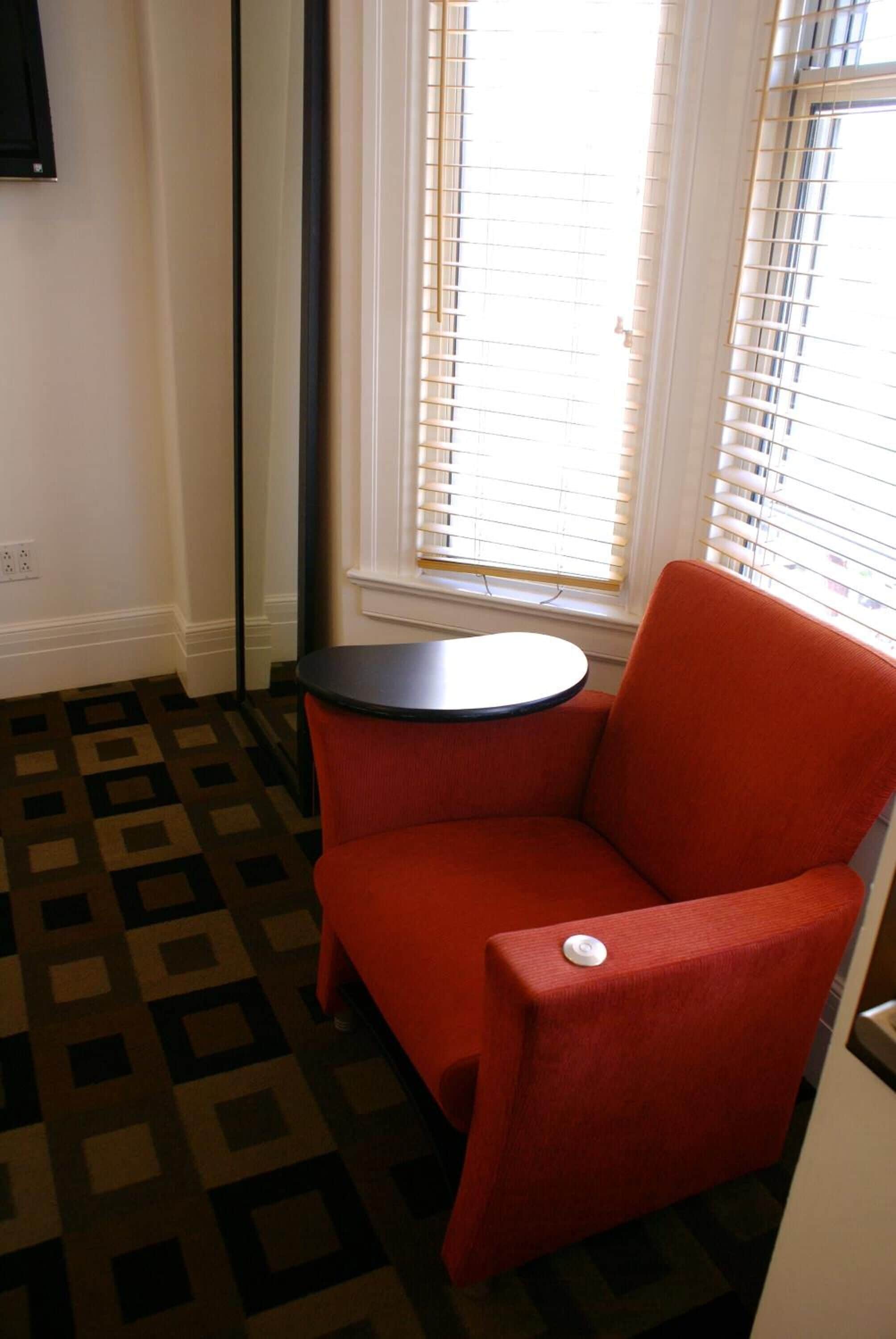 40-inch TV with cable channels