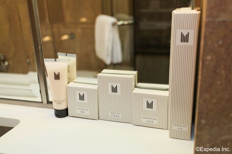 Orchard Hotel Singapore - Image 41
