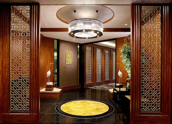 Breakfast, lunch and dinner served - Orchard Hotel Singapore (Singapore)