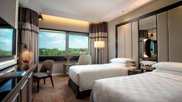 Minibar, caja fuerte, escritorio y espacio para trabajar con un portátil