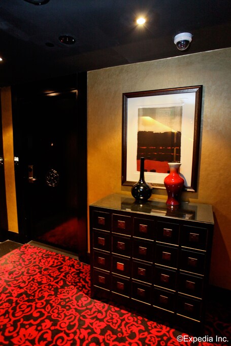 Orchard Hotel Singapore - Image 40