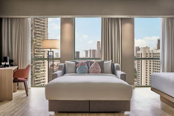 Premier Room, 1 King Bed with Sofa bed (Waterfront - Newly renovated room) | Minibar, in-room safe, laptop workspace, blackout drapes - Grand Copthorne Waterfront (Singapore)