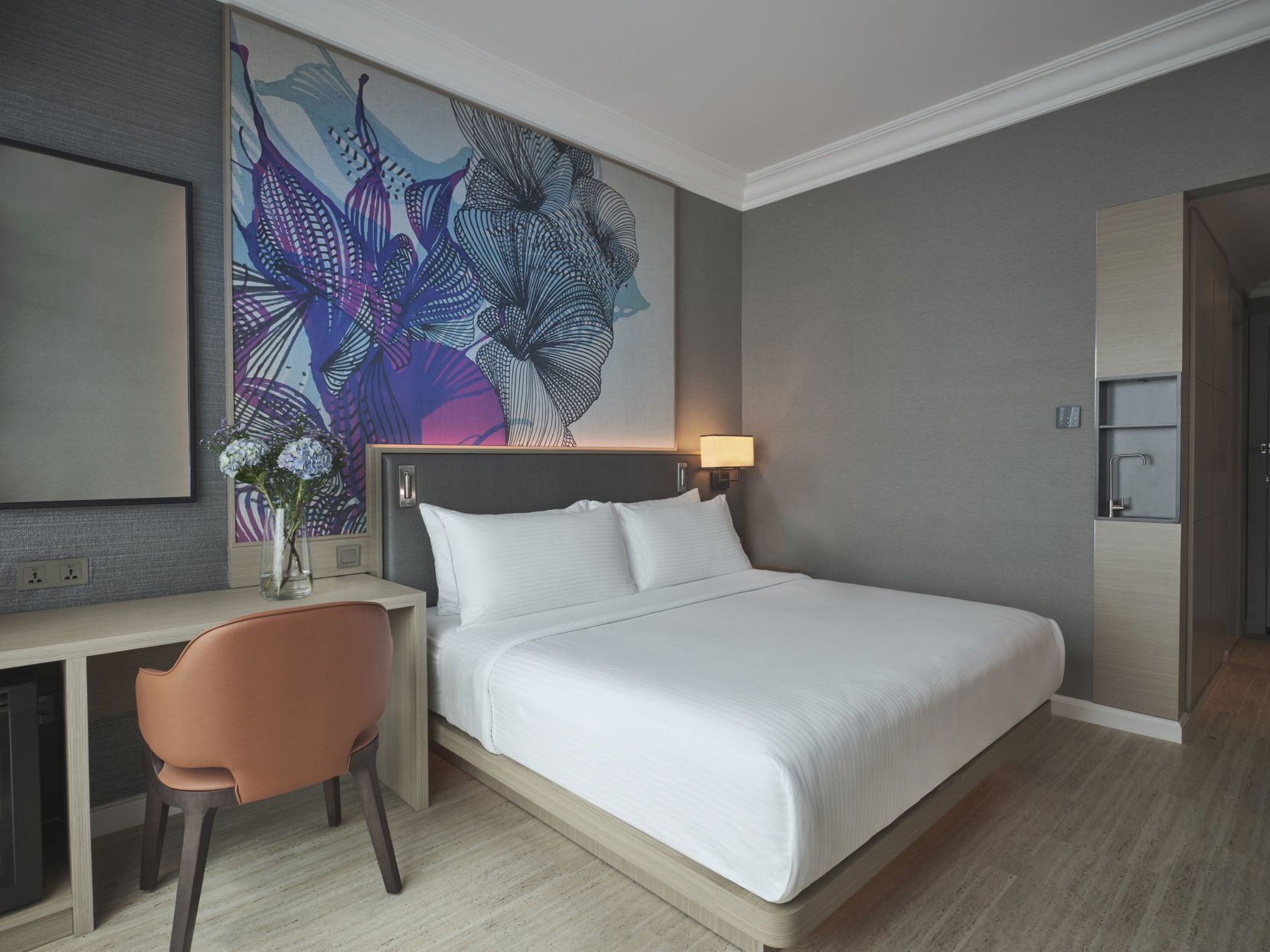 Minibar, in-room safe, laptop workspace, blackout curtains