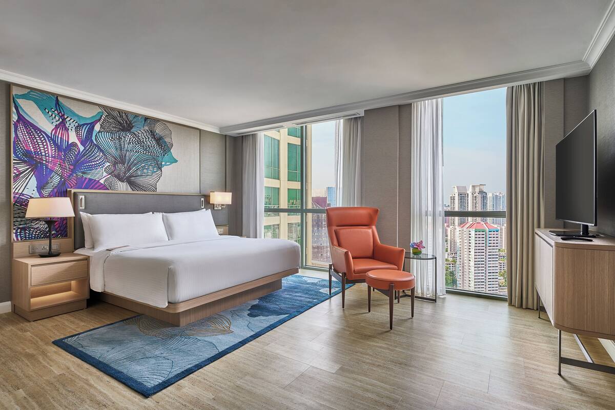 頂級套房, 1 張特大雙人床及 1 張梳化床 (Executive - Newly renovated room) | 迷你吧、房內夾萬、手提電腦工作空間、遮光窗簾/窗簾