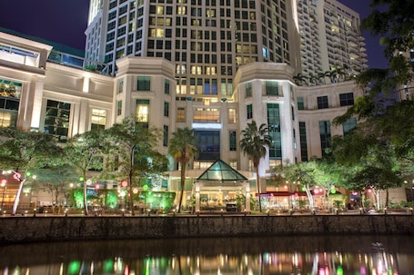 Water view. Grand Copthorne Waterfront Hotel Singapore