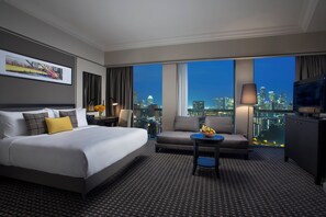 Minibar, in-room safe, laptop workspace, blackout curtains - Grand Copthorne Waterfront Hotel Singapore (Singapore)