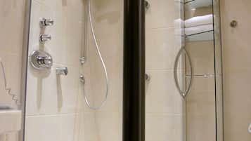 Suite | Dusche im Bad
