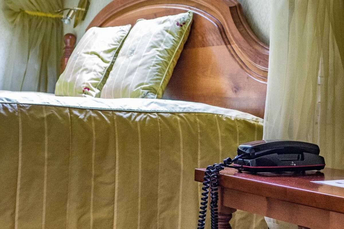 in-room safe, desk, soundproofing, free wifi