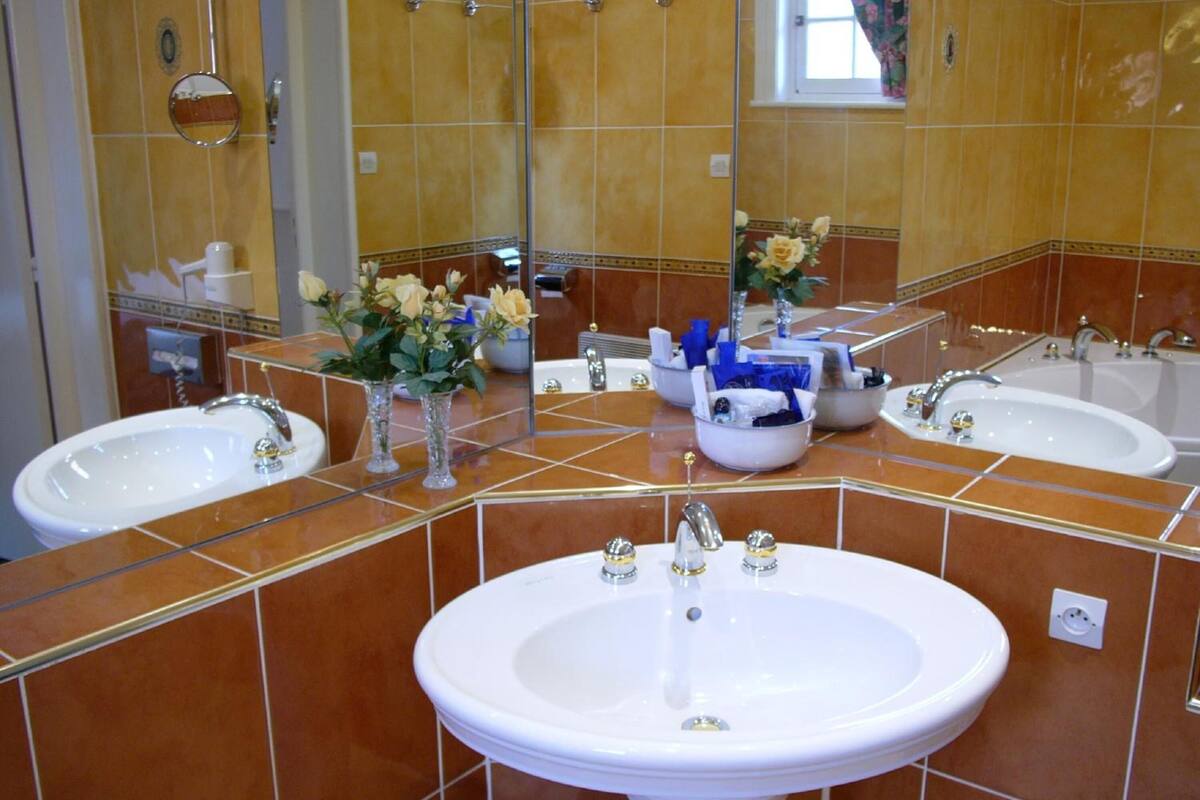 free toiletries, hair dryer, towels