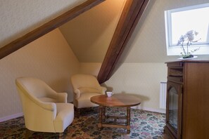 Suite | In-room safe, desk, soundproofing, free WiFi
