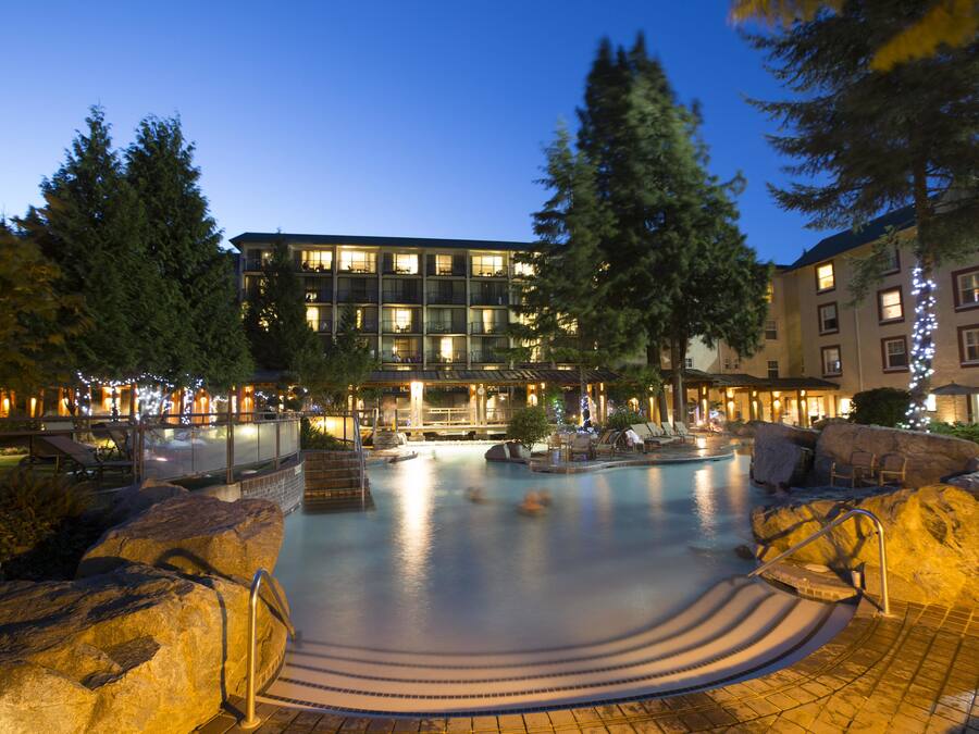 2 indoor pools, 3 outdoor pools
