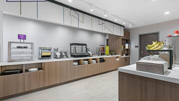 Buffet déjeuner gratuit tous les jours