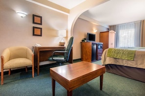 Suite, 2 Queen Beds, Non Smoking (Two person Sofabed)