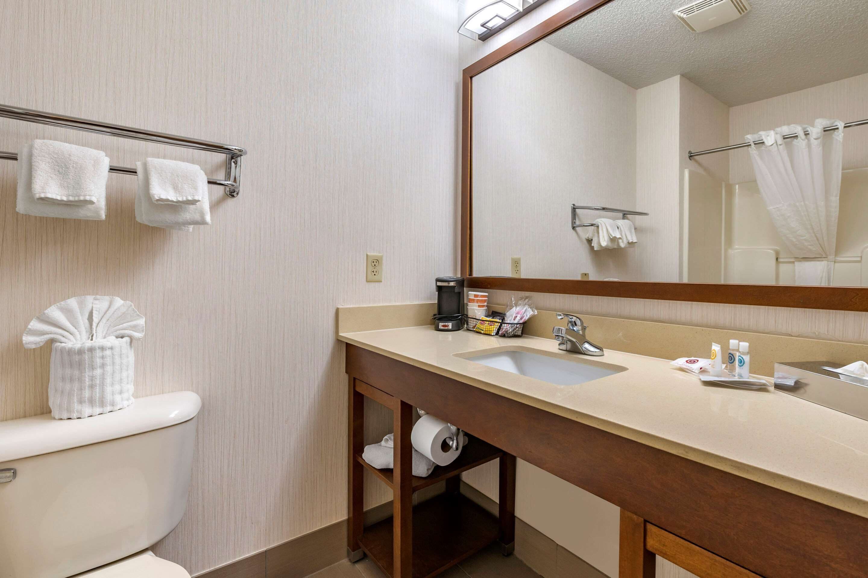 desk, iron/ironing board, free cots/infant beds, rollaway beds