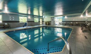 Una piscina cubierta