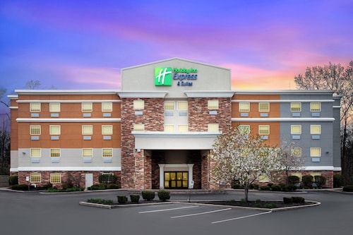 Holiday Inn Express & Suites - North Carmel / Westfield by IHG