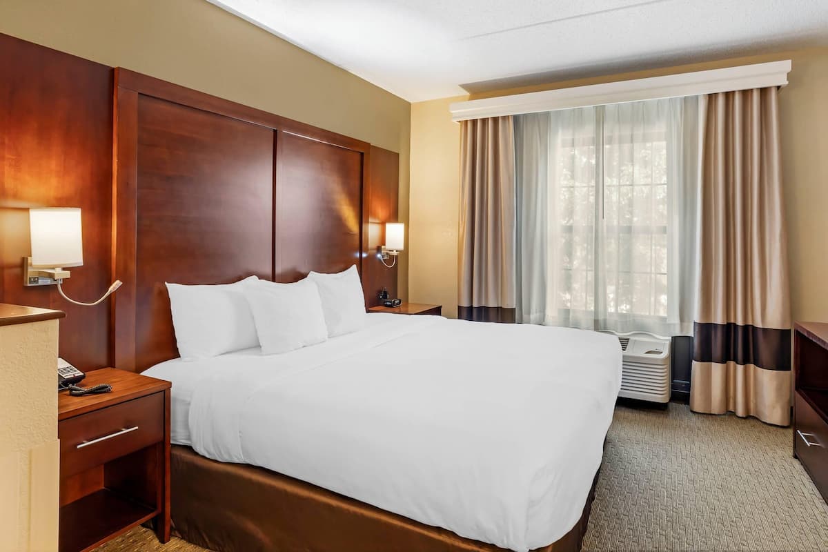 Premium bedding, pillow-top beds, in-room safe, desk