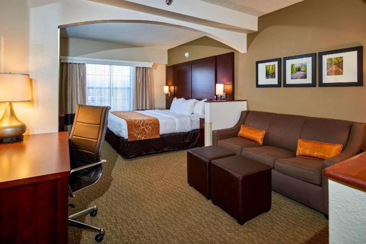 Premium bedding, pillow-top beds, in-room safe, desk