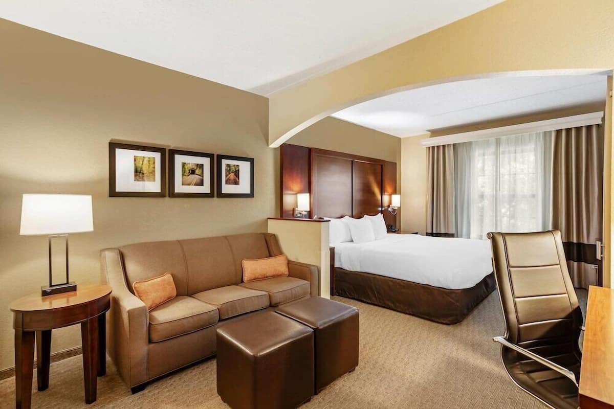 Premium bedding, pillow-top beds, in-room safe, desk