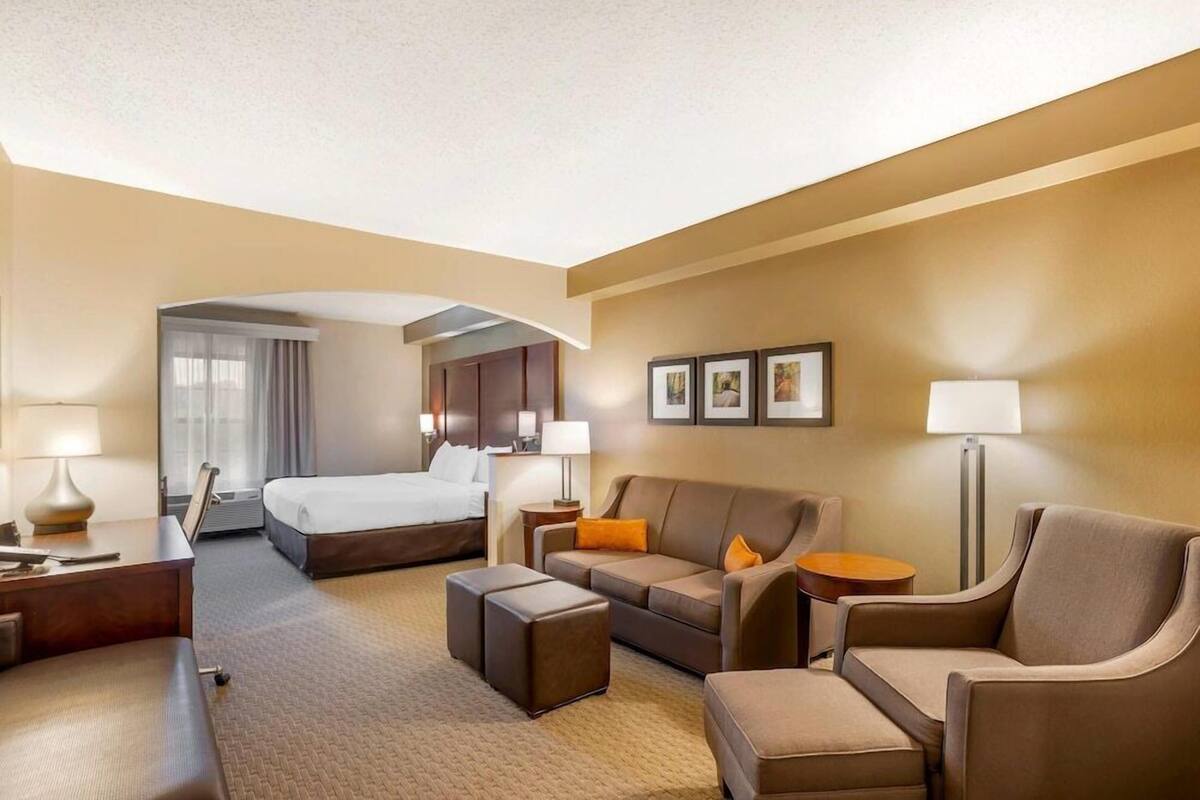 Premium bedding, pillow-top beds, in-room safe, desk