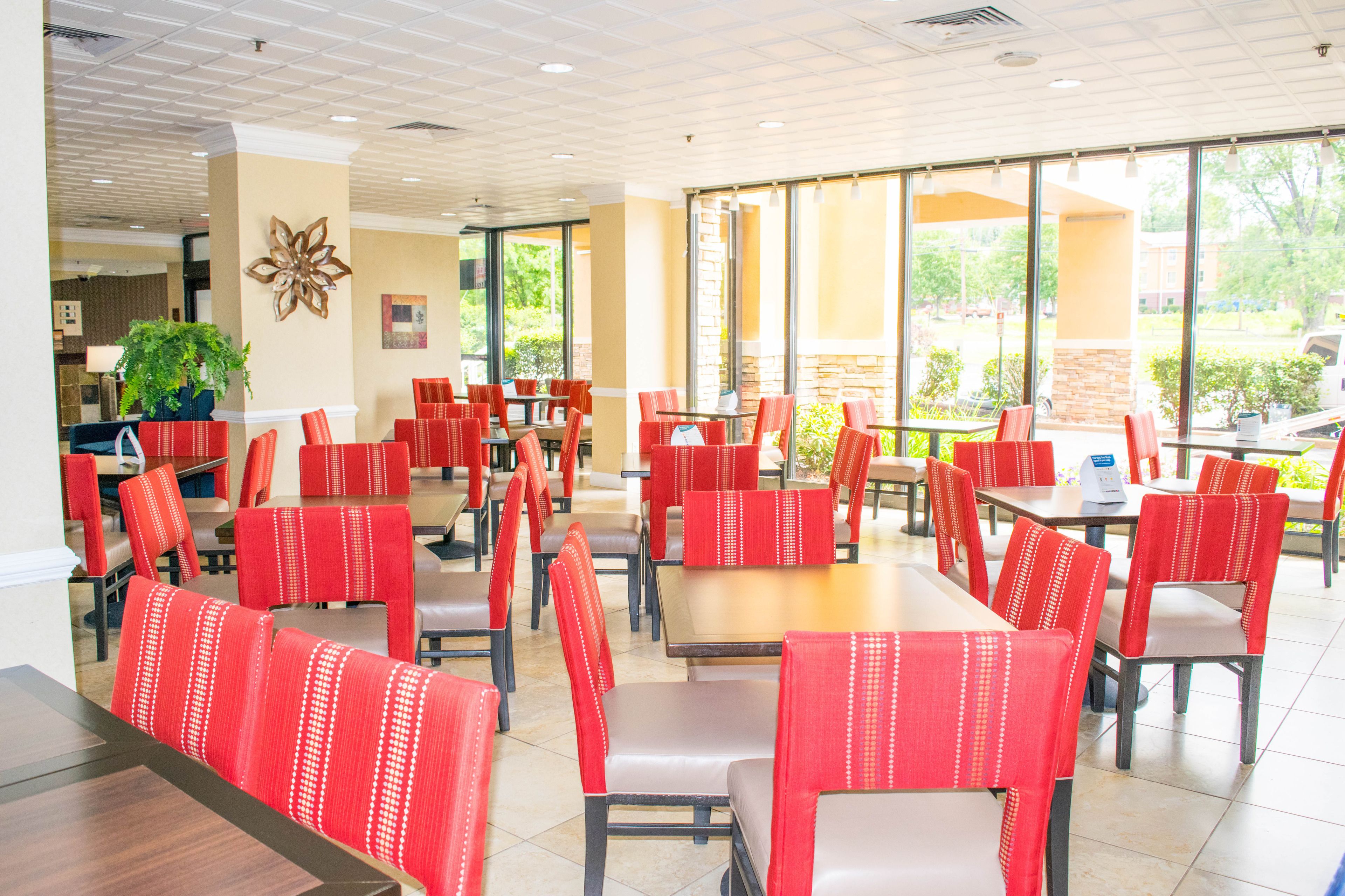 free buffet breakfast