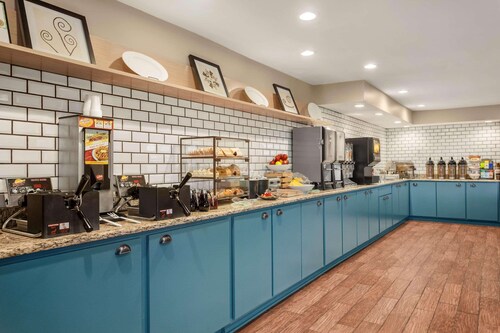 Country Inn & Suites by Radisson, Ames, IA