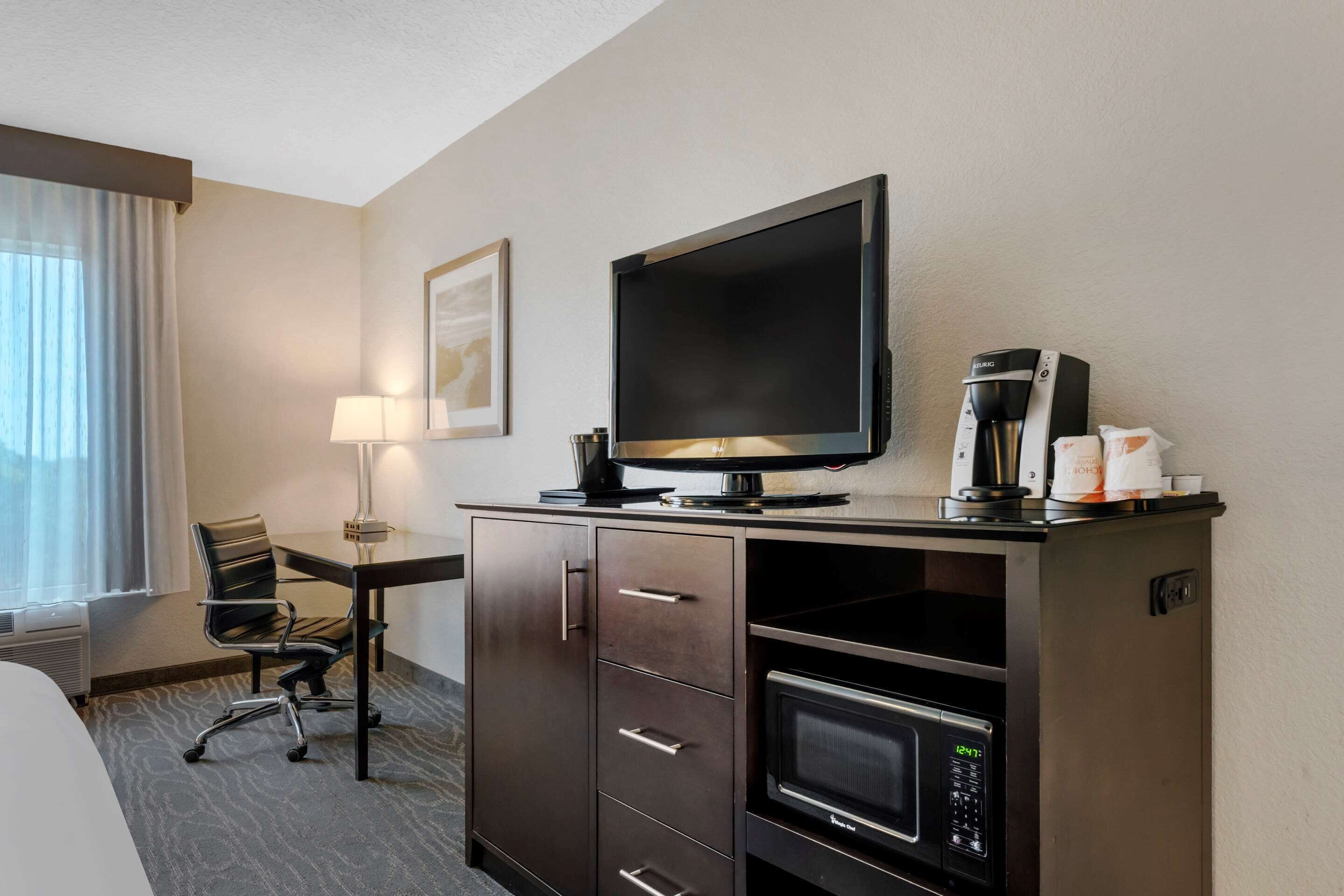 suite, 1 king bed, non smoking | individually decorated, individually furnished, desk, laptop workspace
