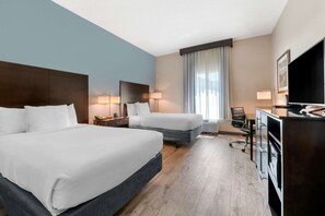 Chambre, 2 lits doubles, accessible aux personnes à mobilité réduite, non-fumeurs | Décoration personnalisée, ameublement personnalisé, bureau