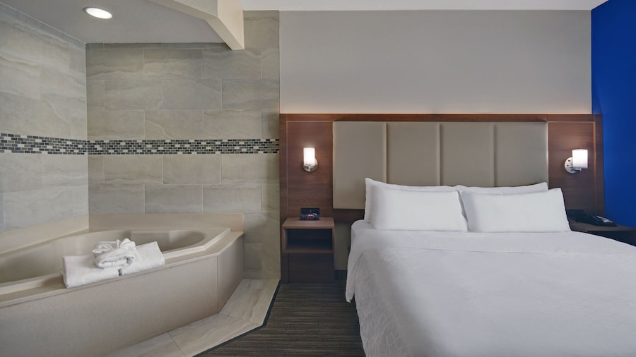 Holiday Inn Express Marshall by IHG