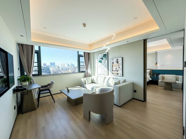 1 dormitorio, edredones de plumas, minibar y caja fuerte