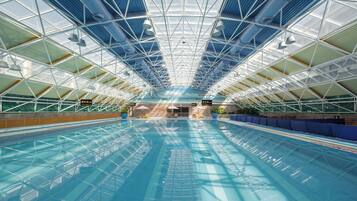 Indoor pool, sun loungers