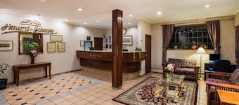 Howard Johnson Hotel by Wyndham Victoria