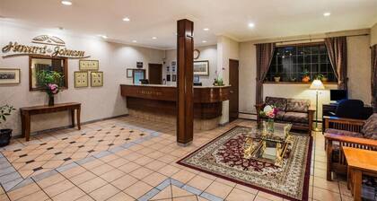 Howard Johnson Hotel by Wyndham Victoria