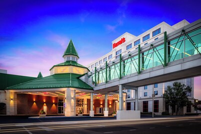Harrah's Joliet Casino & Hotel - A Caesars Rewards Destination