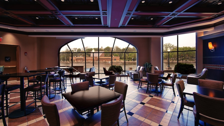 Harrah's Joliet Casino & Hotel - A Caesars Rewards Destination