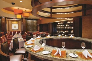3 restaurants, breakfast, lunch, dinner served; American cuisine 