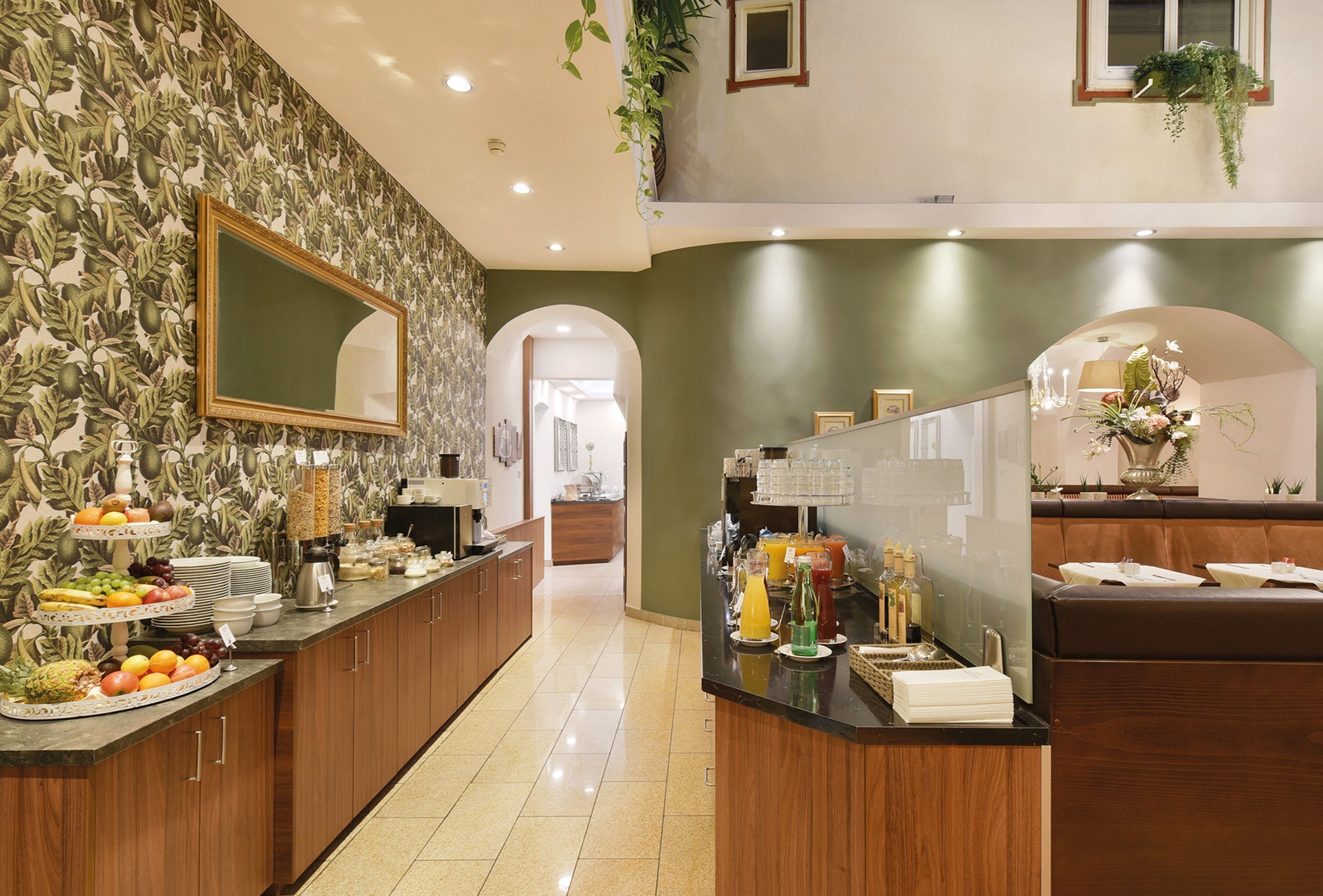 daily buffet breakfast for a fee