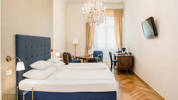 Superior-Doppelzimmer | Allergikerbettwaren, Minibar, Zimmersafe, individuell dekoriert