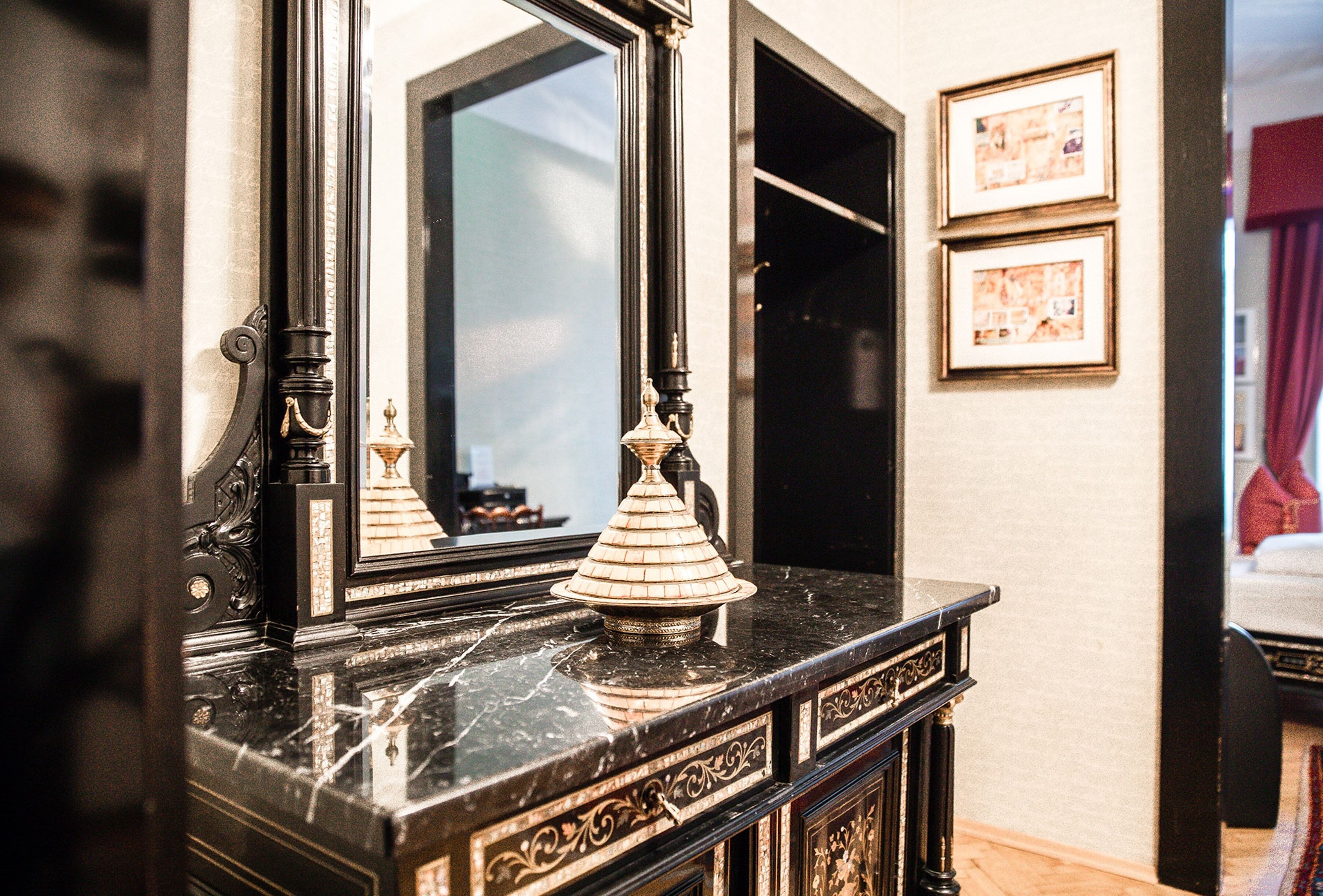 single room | living area | 24-inch flat-screen tv with satellite channels