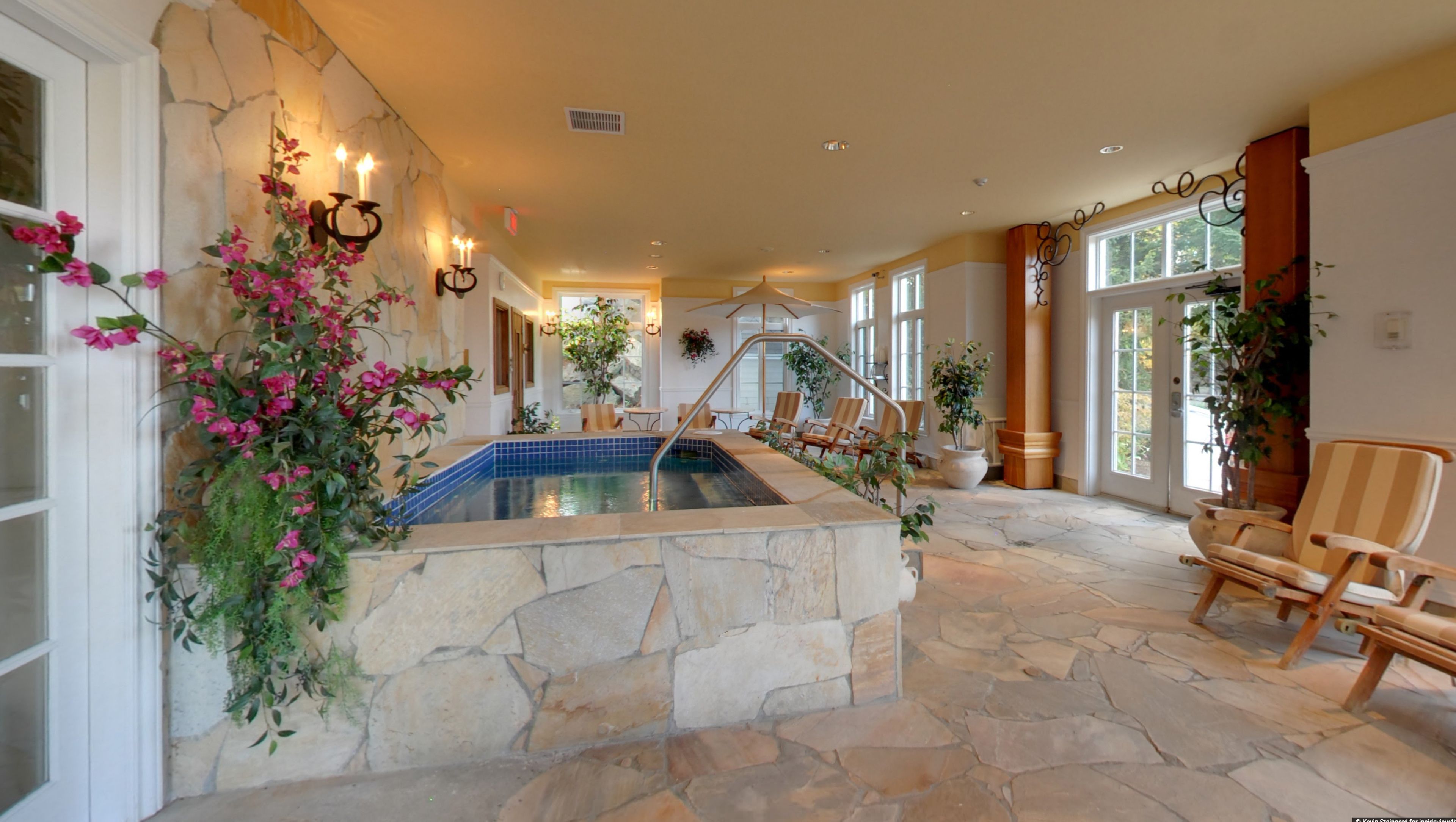 Body treatments, deep-tissue massages, Swedish massages, facials